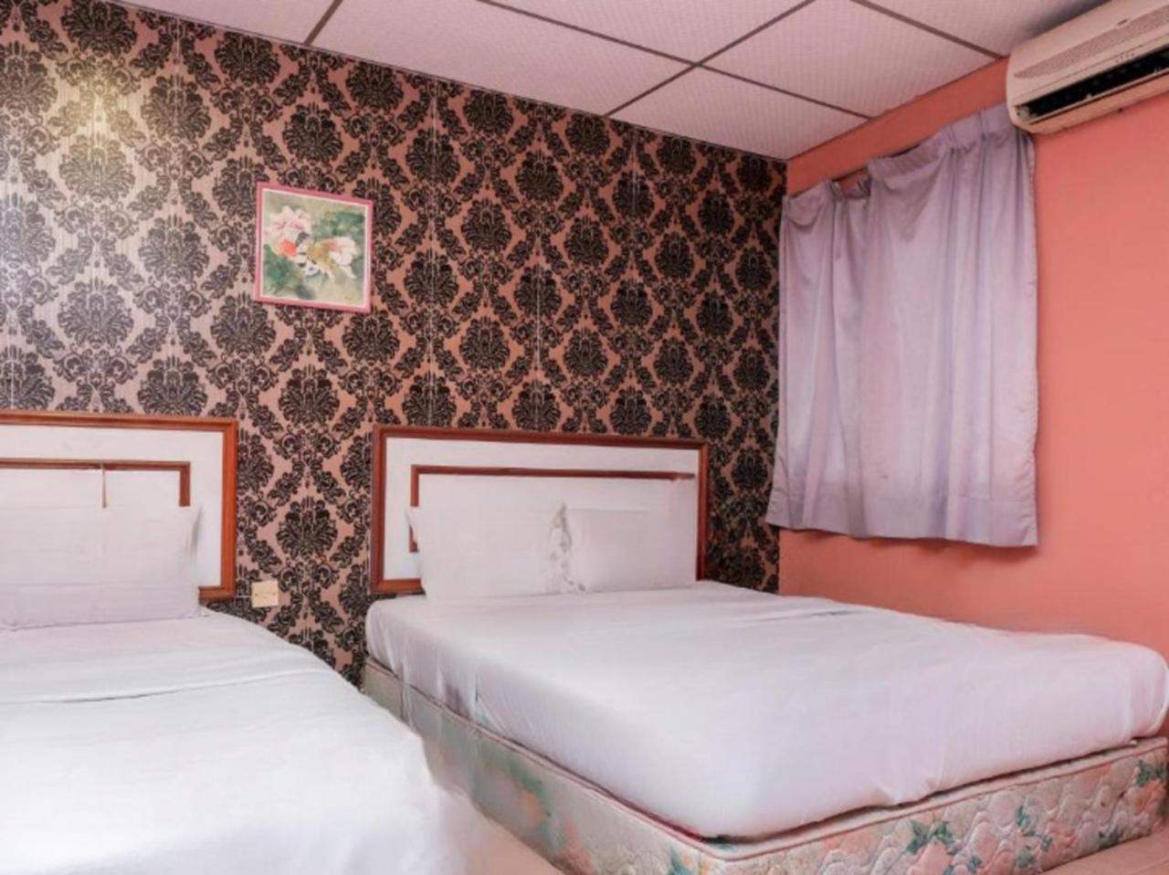 Hotel Tiara Chukai Ngoại thất bức ảnh