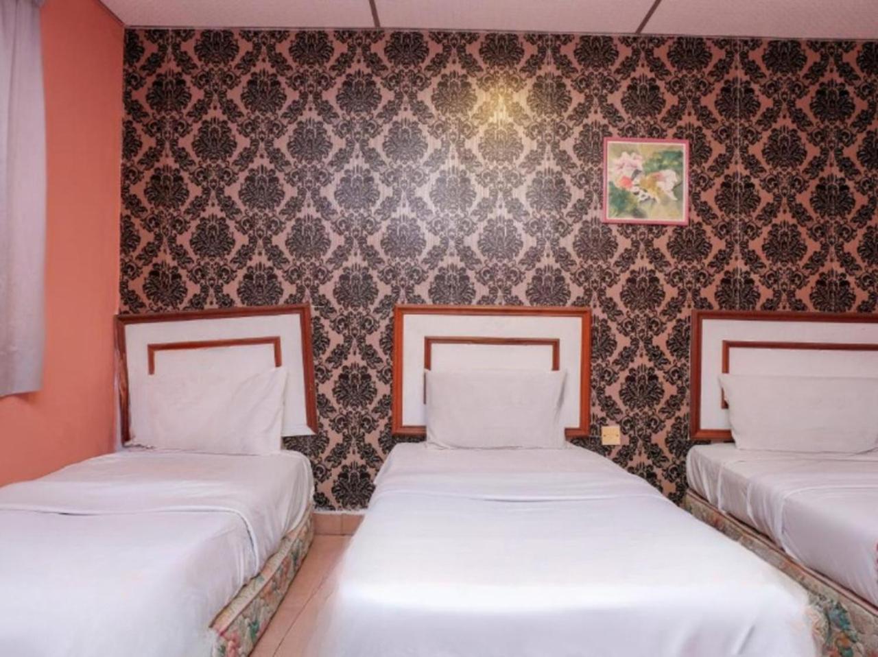 Hotel Tiara Chukai Ngoại thất bức ảnh