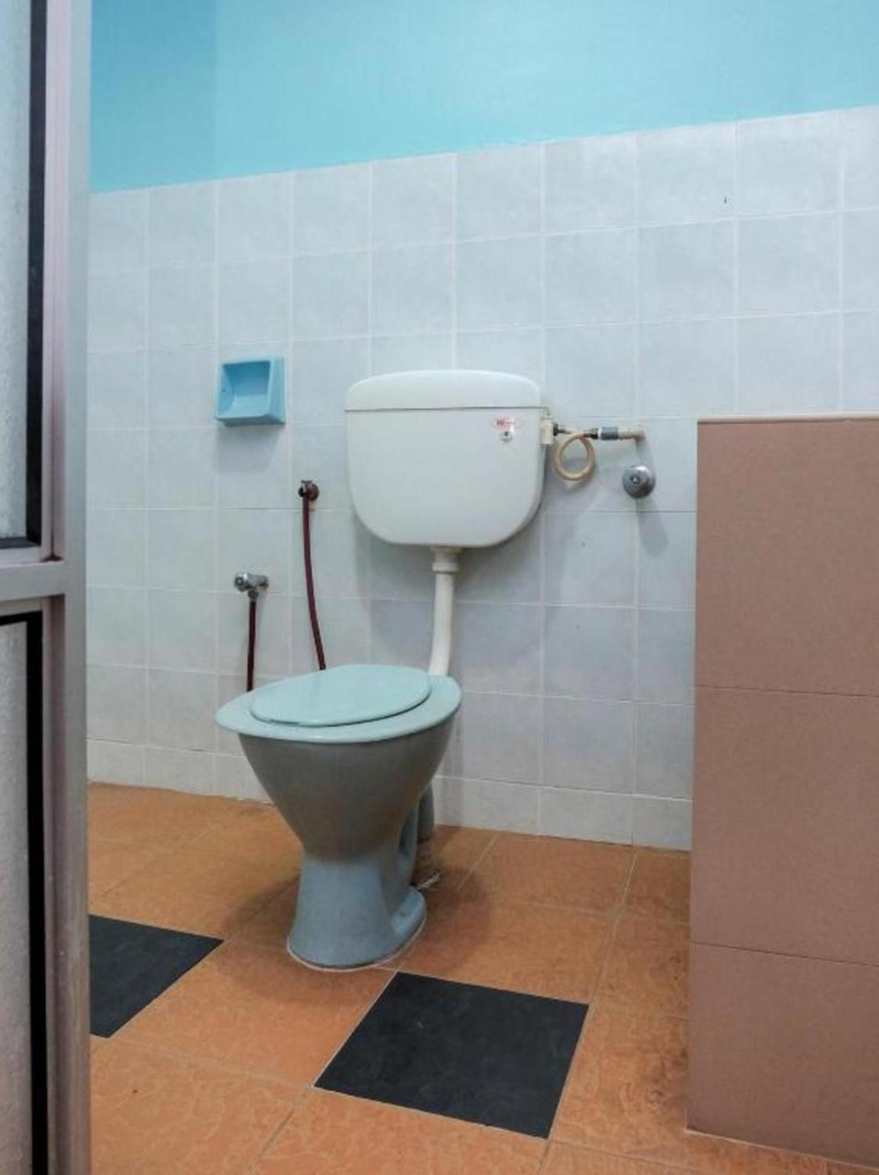 Hotel Tiara Chukai Ngoại thất bức ảnh
