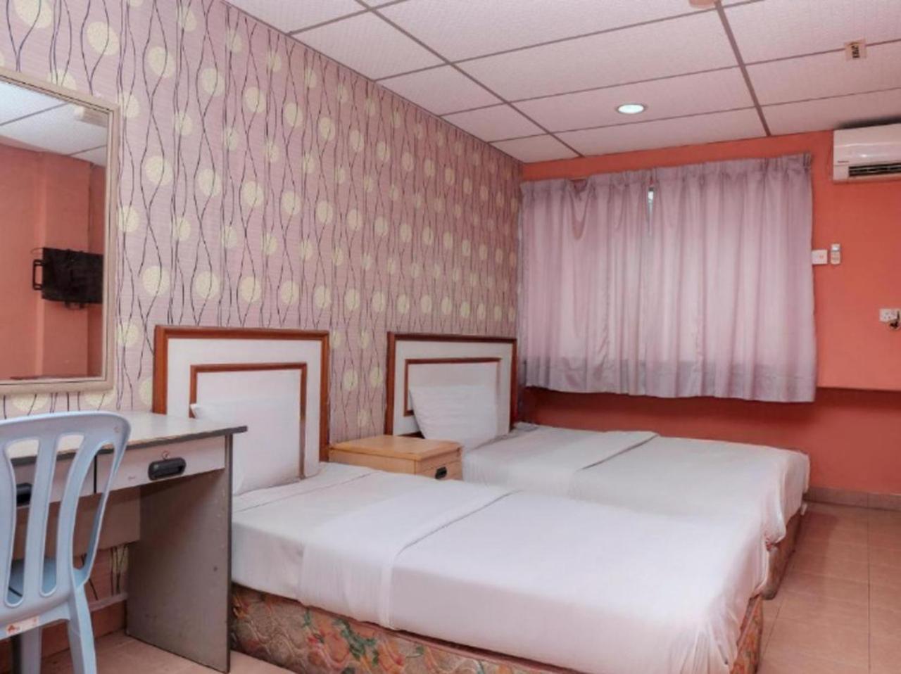 Hotel Tiara Chukai Ngoại thất bức ảnh