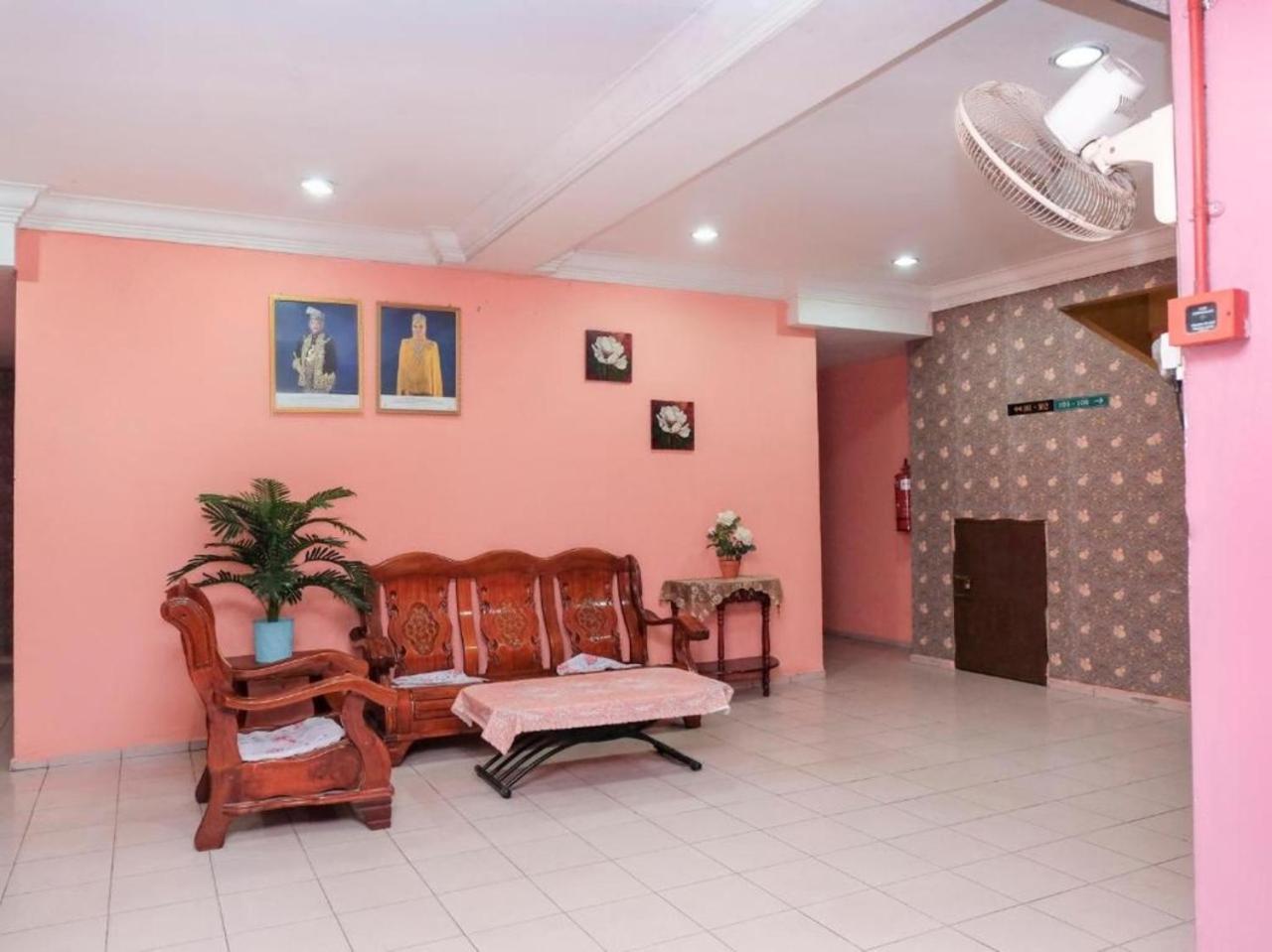 Hotel Tiara Chukai Ngoại thất bức ảnh