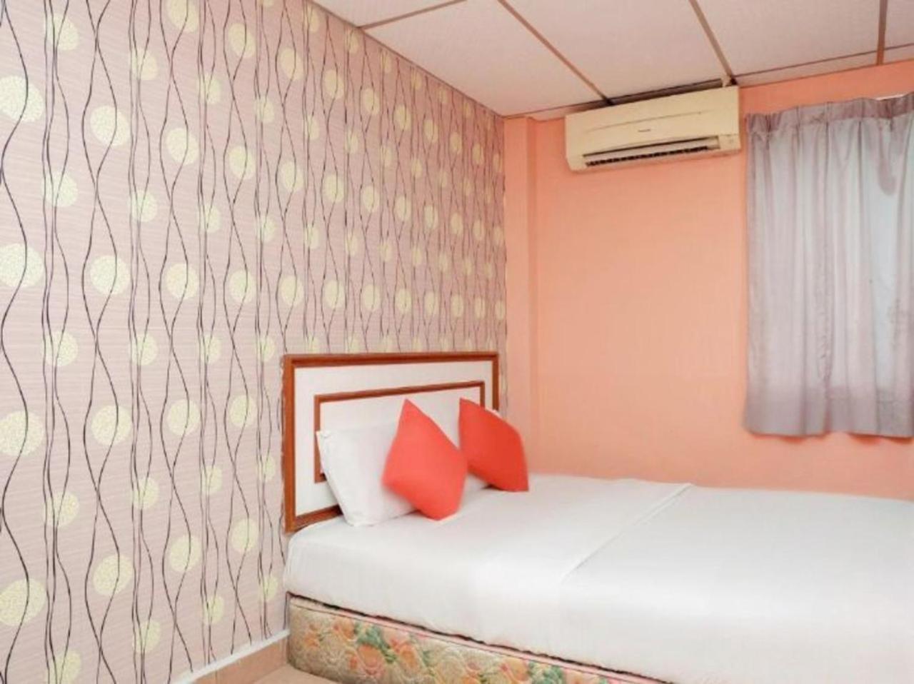 Hotel Tiara Chukai Ngoại thất bức ảnh