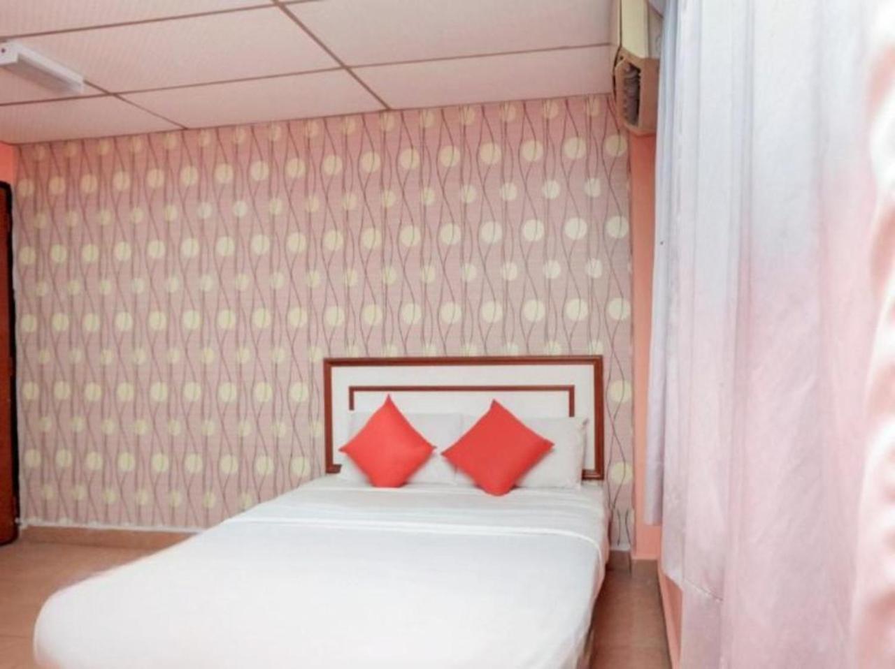 Hotel Tiara Chukai Ngoại thất bức ảnh